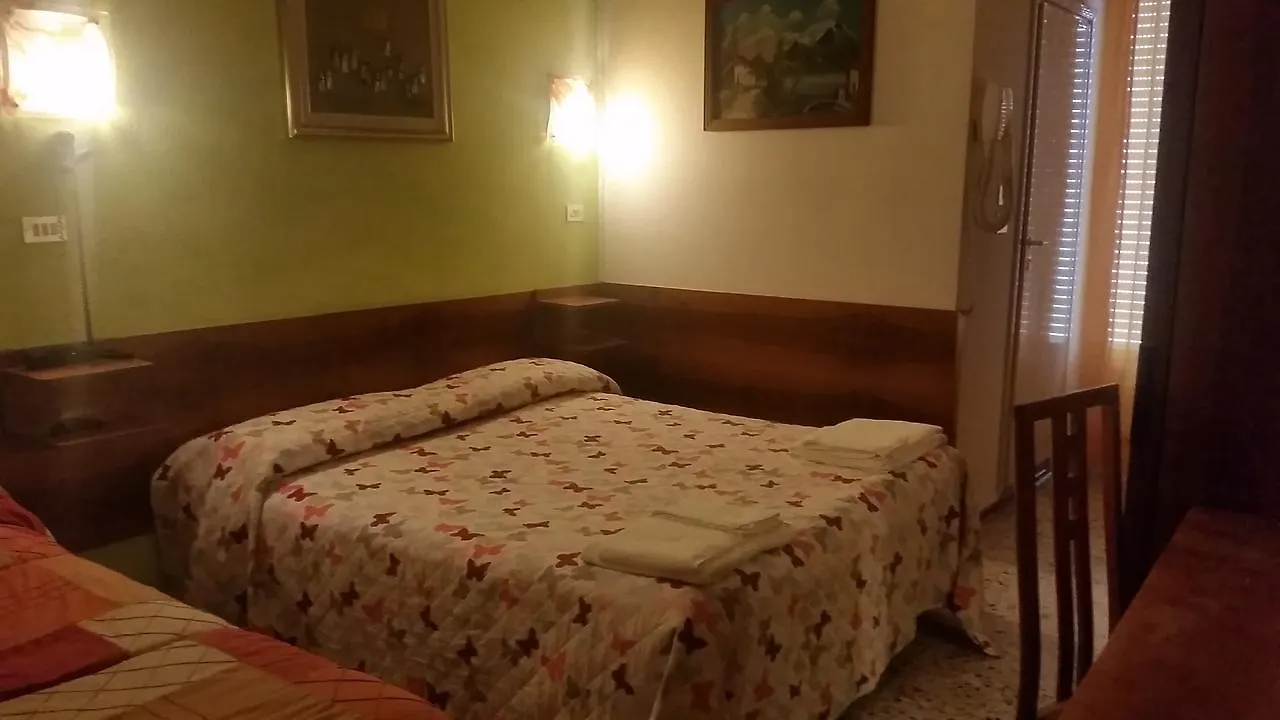 Hotel Pecci ريميني